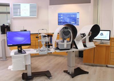 Schweich Location Interior Photo with Optical Equipment